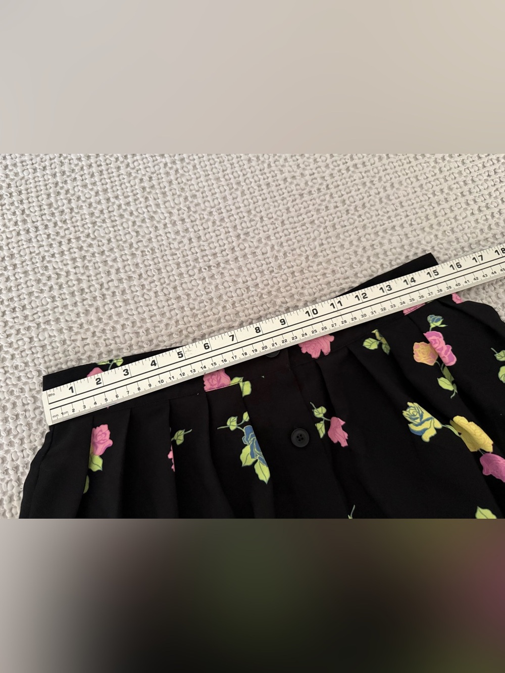ModCloth women’s Black Midi Skirt Floral Print Buttons in front size 12 - Picture 4 of 7